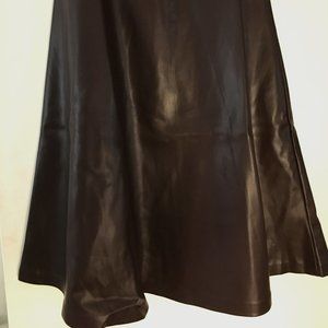 TAHARI FAUX LEATHER SKIRT